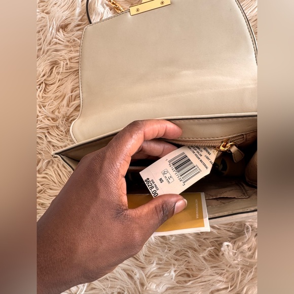 Micheal Kors Serena Beige Handbag with Gold Details crossbody - Picture 1 of 4